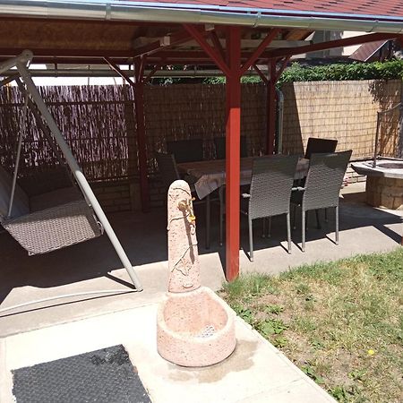 Gyoengyvirag Apartmanhaz Hajduszoboszlo Luaran gambar