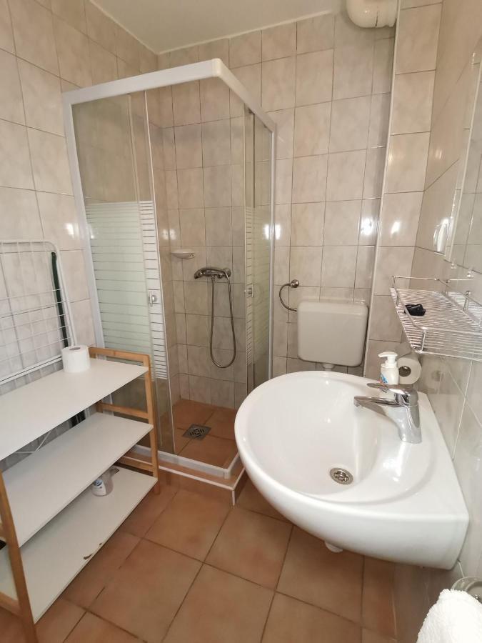Gyoengyvirag Apartmanhaz Hajduszoboszlo Luaran gambar