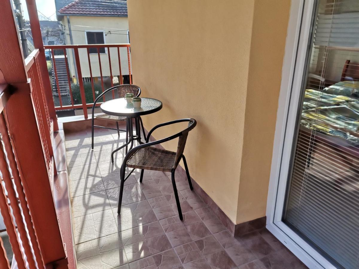 Gyoengyvirag Apartmanhaz Hajduszoboszlo Luaran gambar