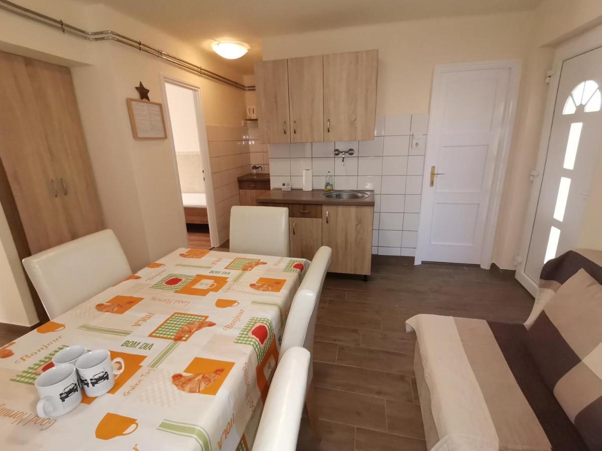Gyoengyvirag Apartmanhaz Hajduszoboszlo Luaran gambar