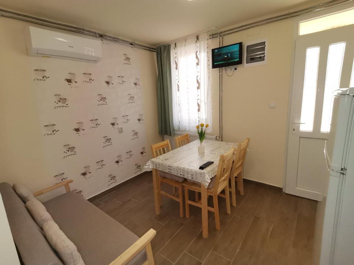Gyoengyvirag Apartmanhaz Hajduszoboszlo Luaran gambar