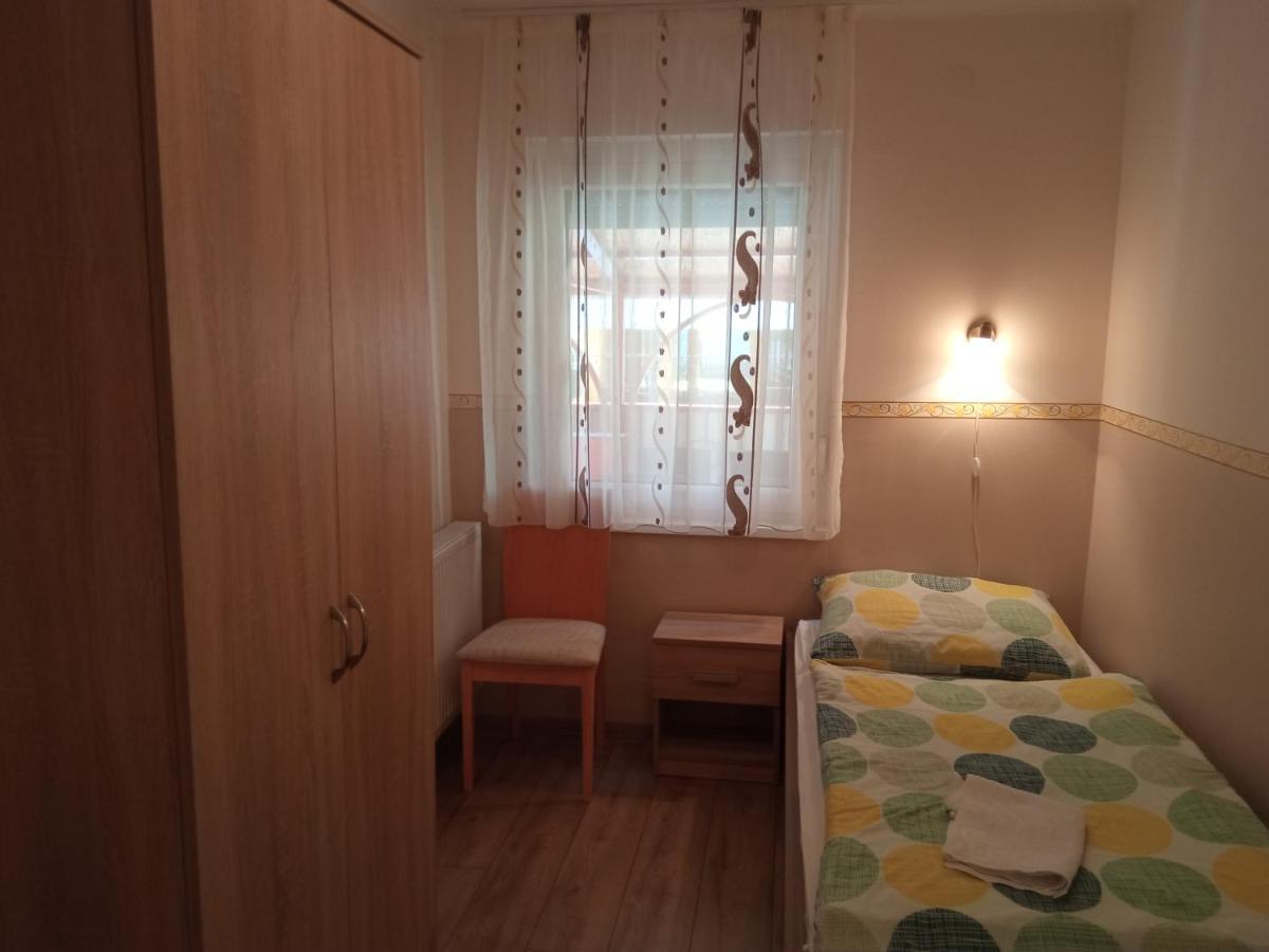 Gyoengyvirag Apartmanhaz Hajduszoboszlo Luaran gambar