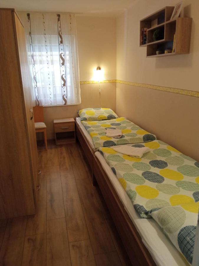 Gyoengyvirag Apartmanhaz Hajduszoboszlo Luaran gambar