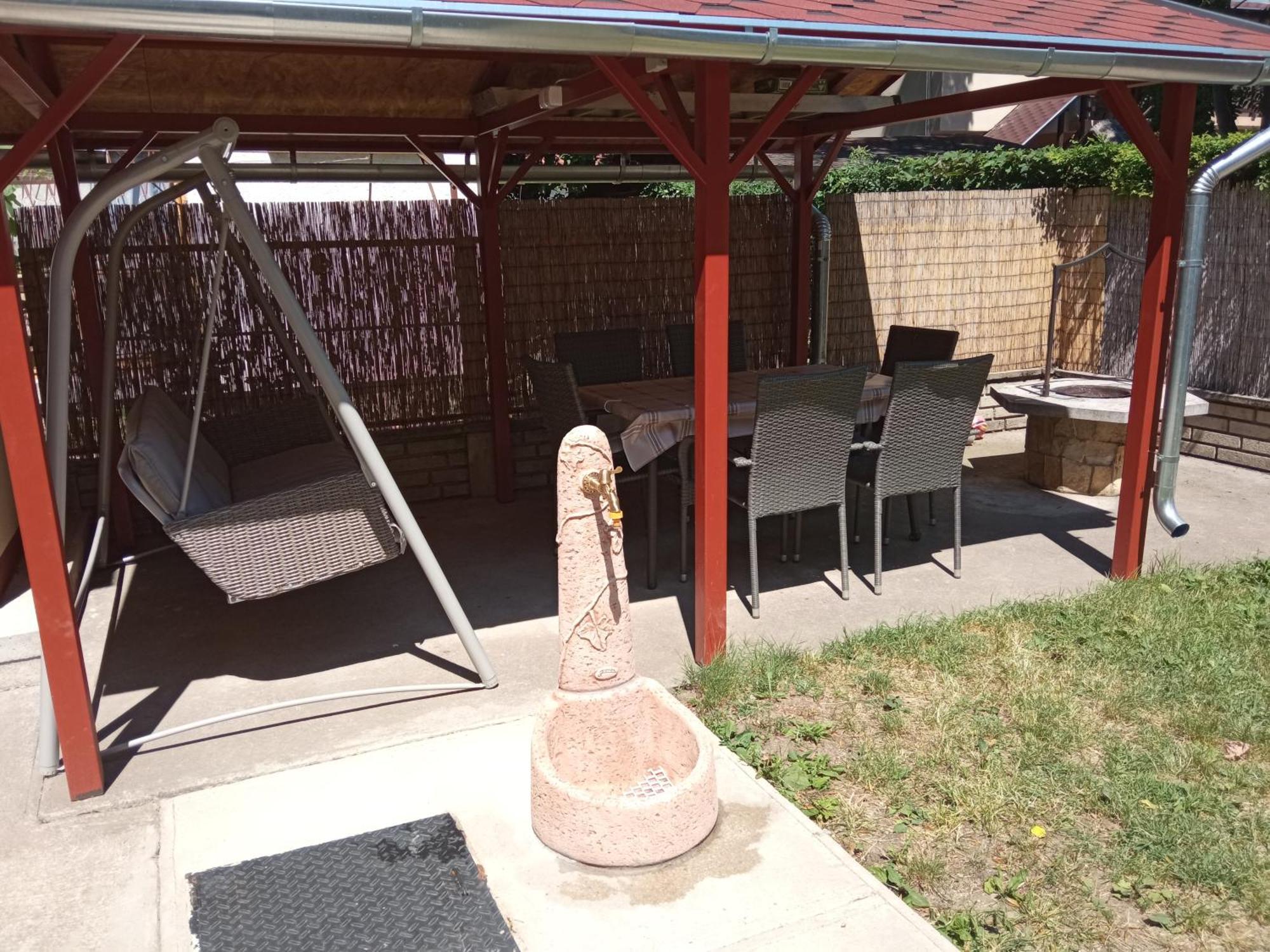 Gyoengyvirag Apartmanhaz Hajduszoboszlo Luaran gambar