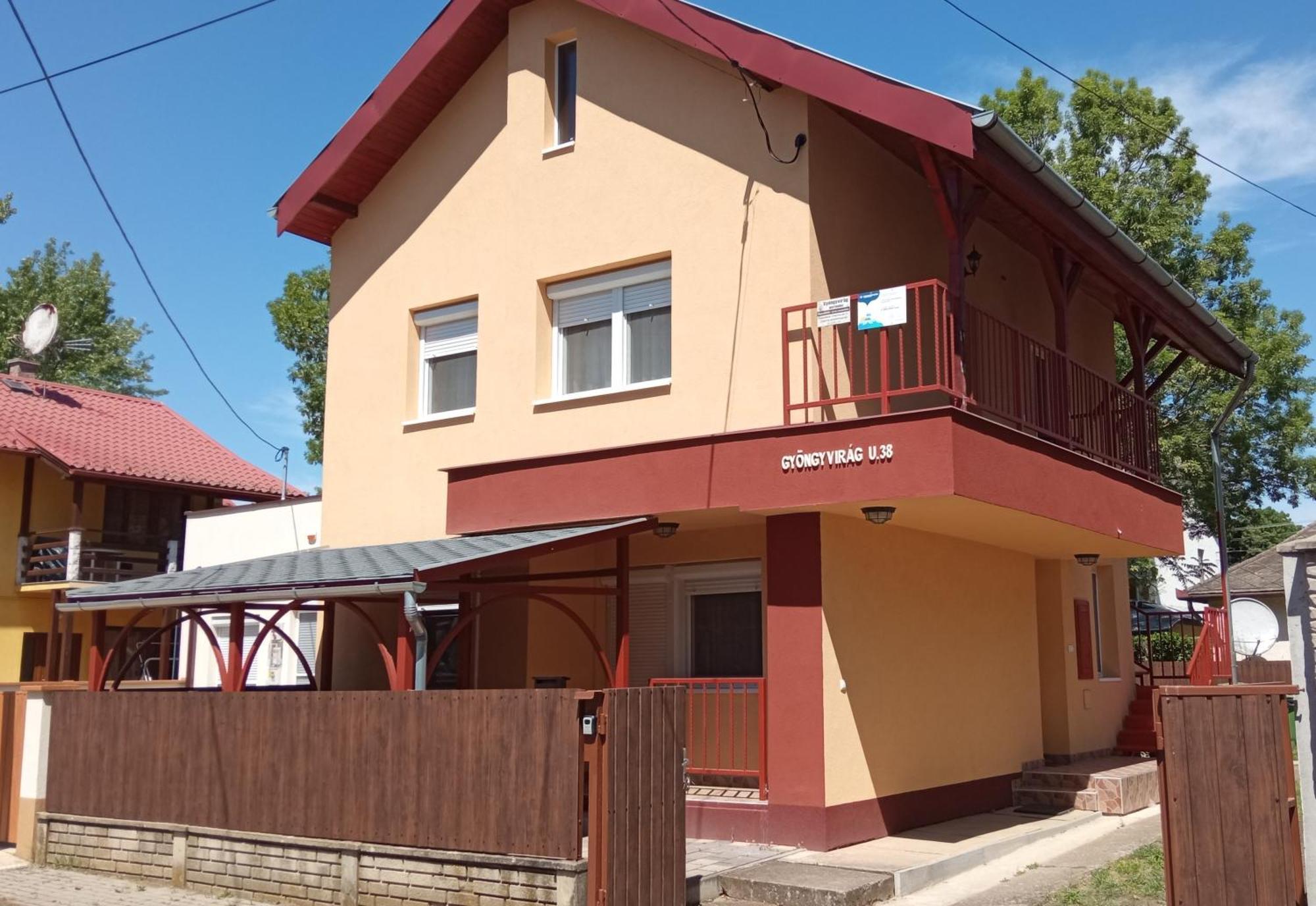 Gyoengyvirag Apartmanhaz Hajduszoboszlo Luaran gambar