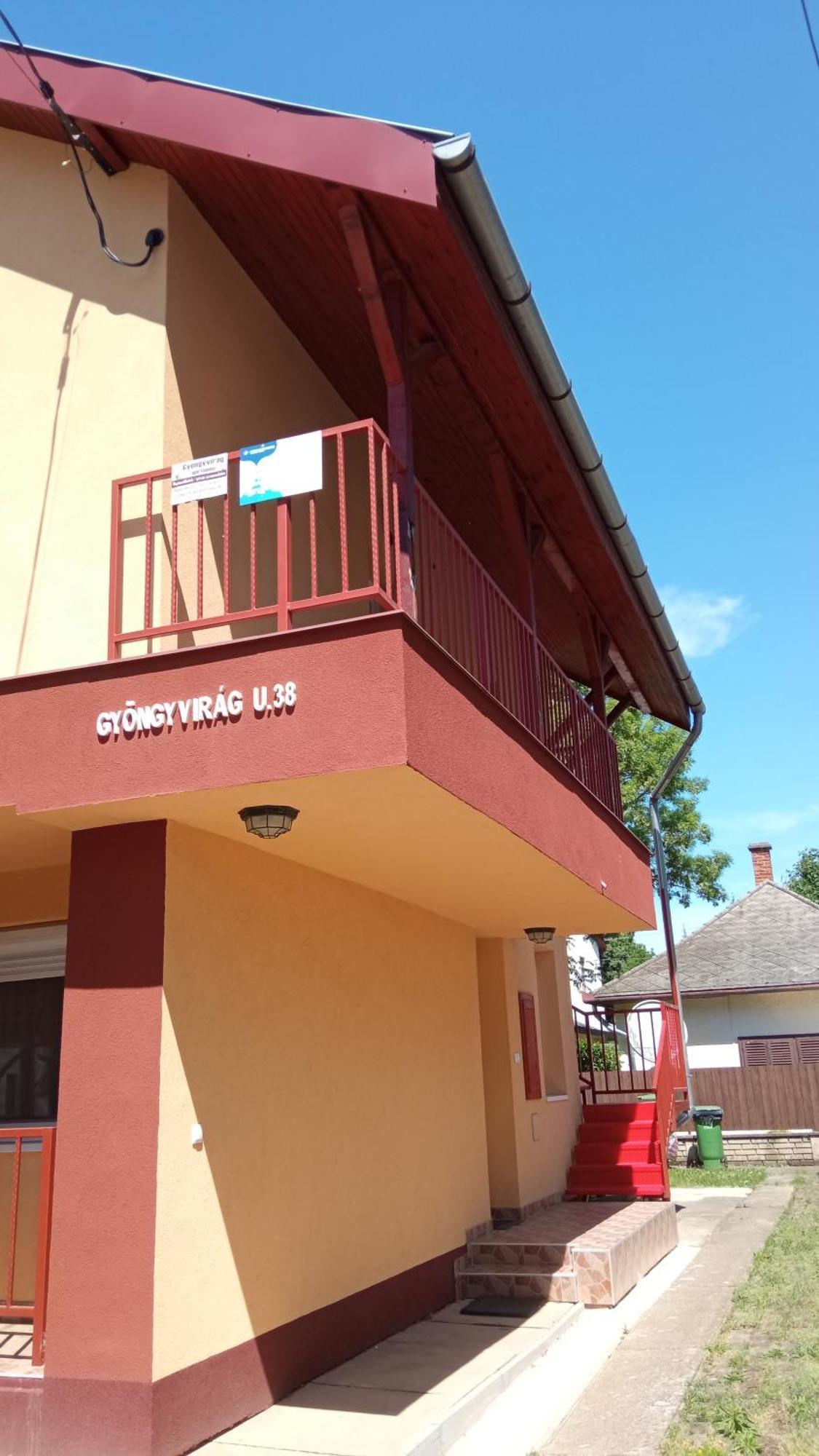 Gyoengyvirag Apartmanhaz Hajduszoboszlo Luaran gambar